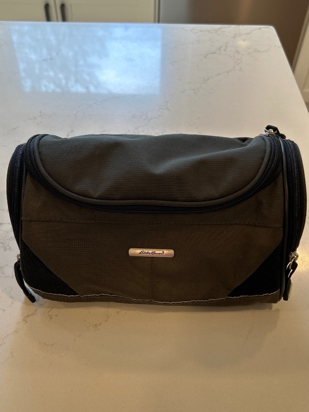 Eddie Bauer men’s toiletry bag